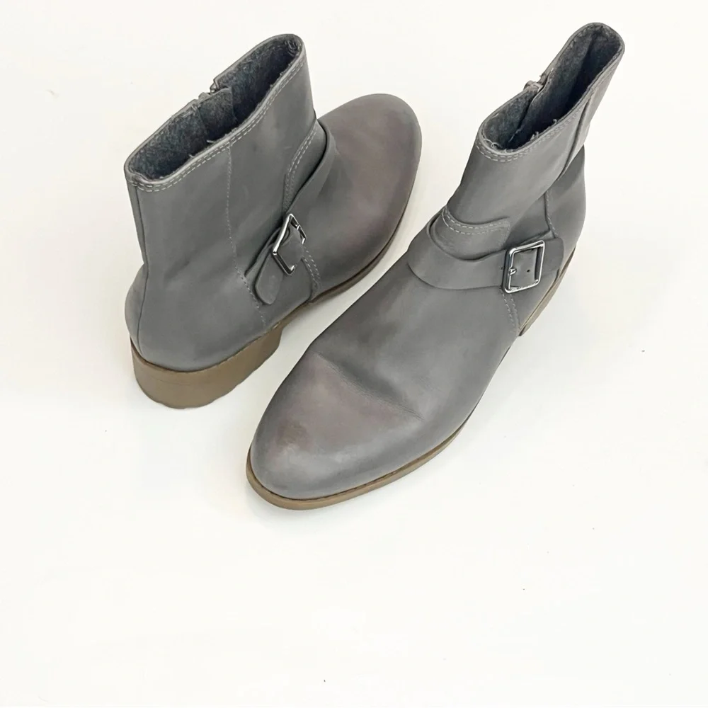 COLE HAAN Huntley Leather Waterproof Gray Side Zipper Women’s Booties Size 8